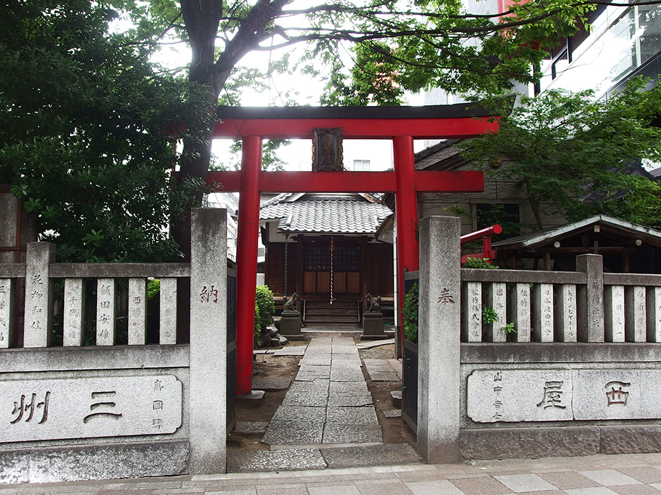 感應稲荷神社（西浅草）