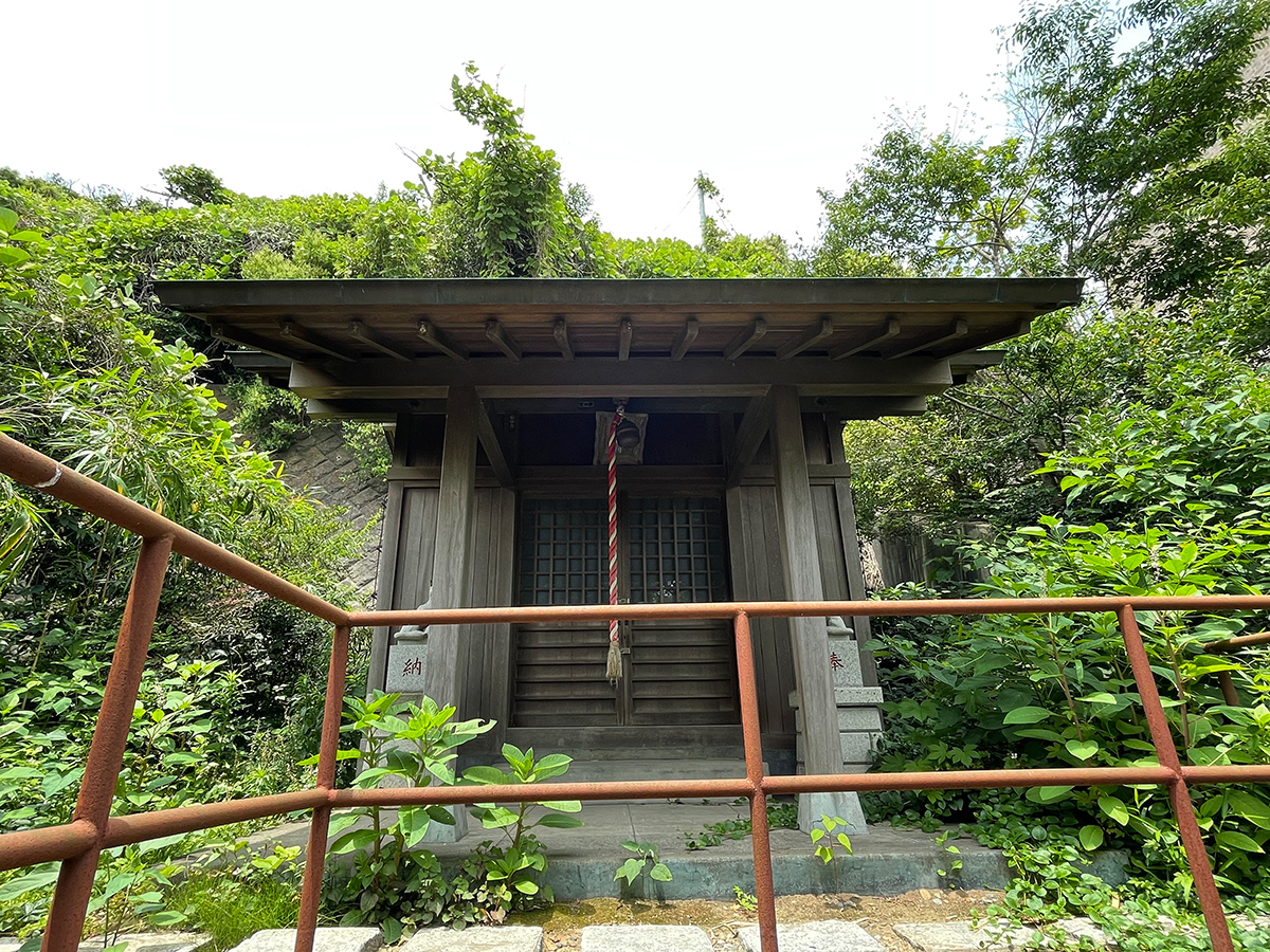 楠森稲荷神社（横浜市南区三春台）