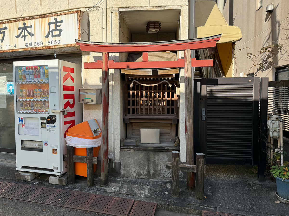 野口仮屋小祠（府中市宮西町）