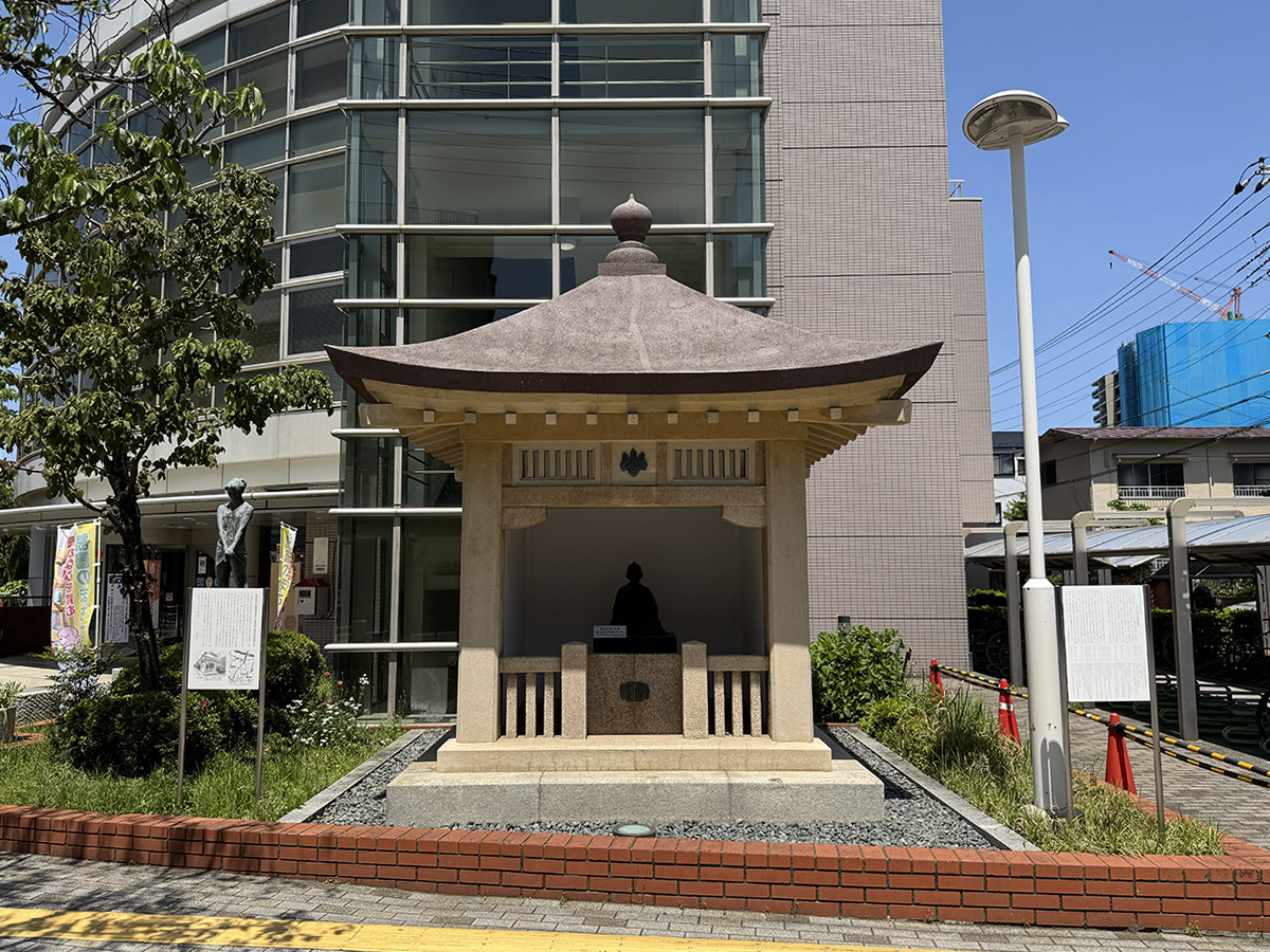 橋本左内の墓旧套堂（荒川区南千住）