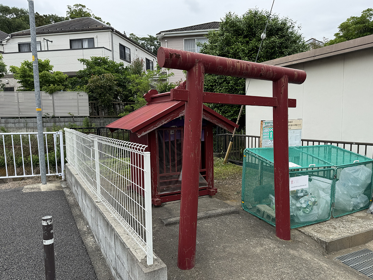 稲荷社（横浜市泉区岡津町2822）