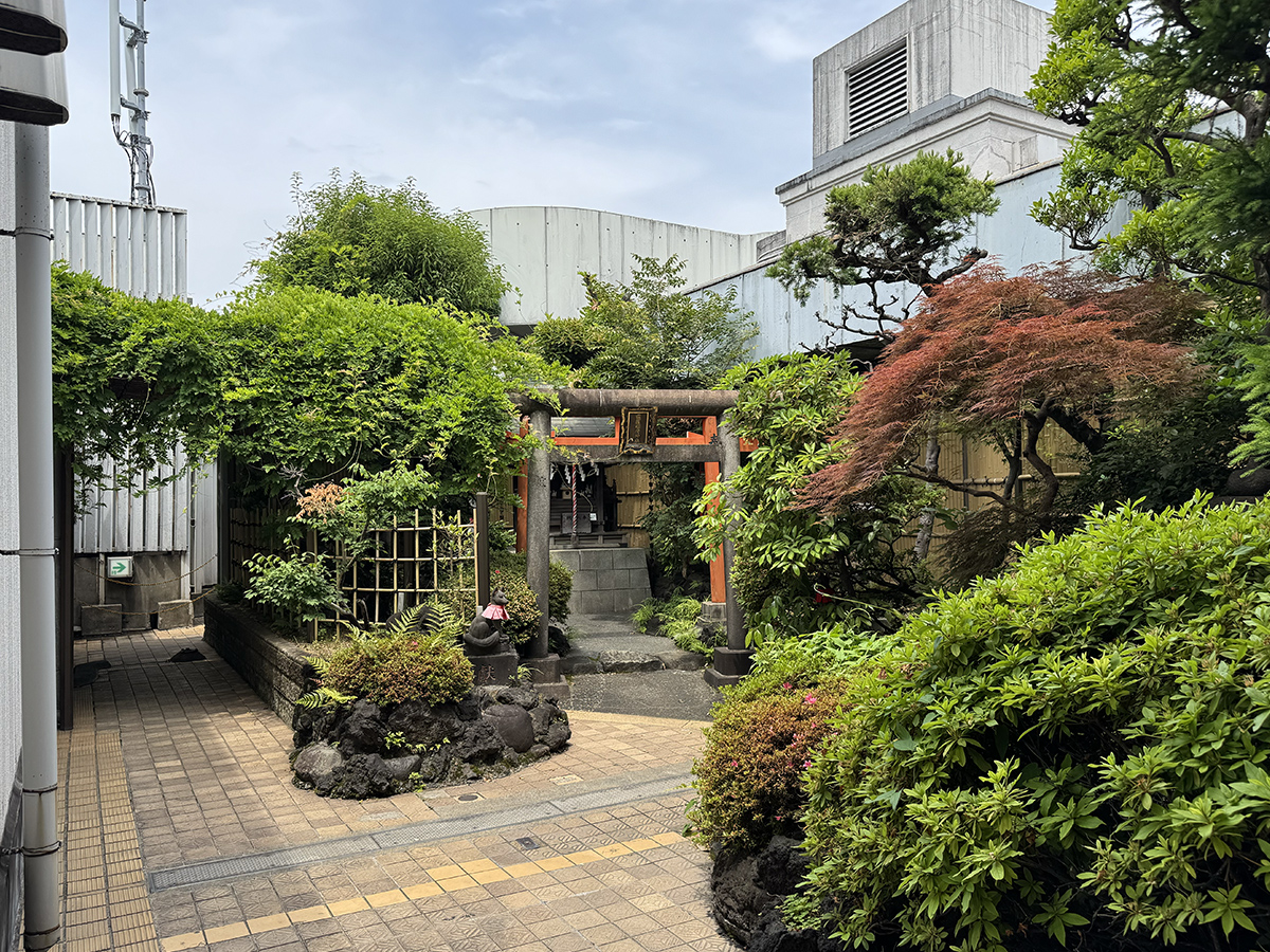 松坂屋上野店靏護稲荷神社（台東区上野）
