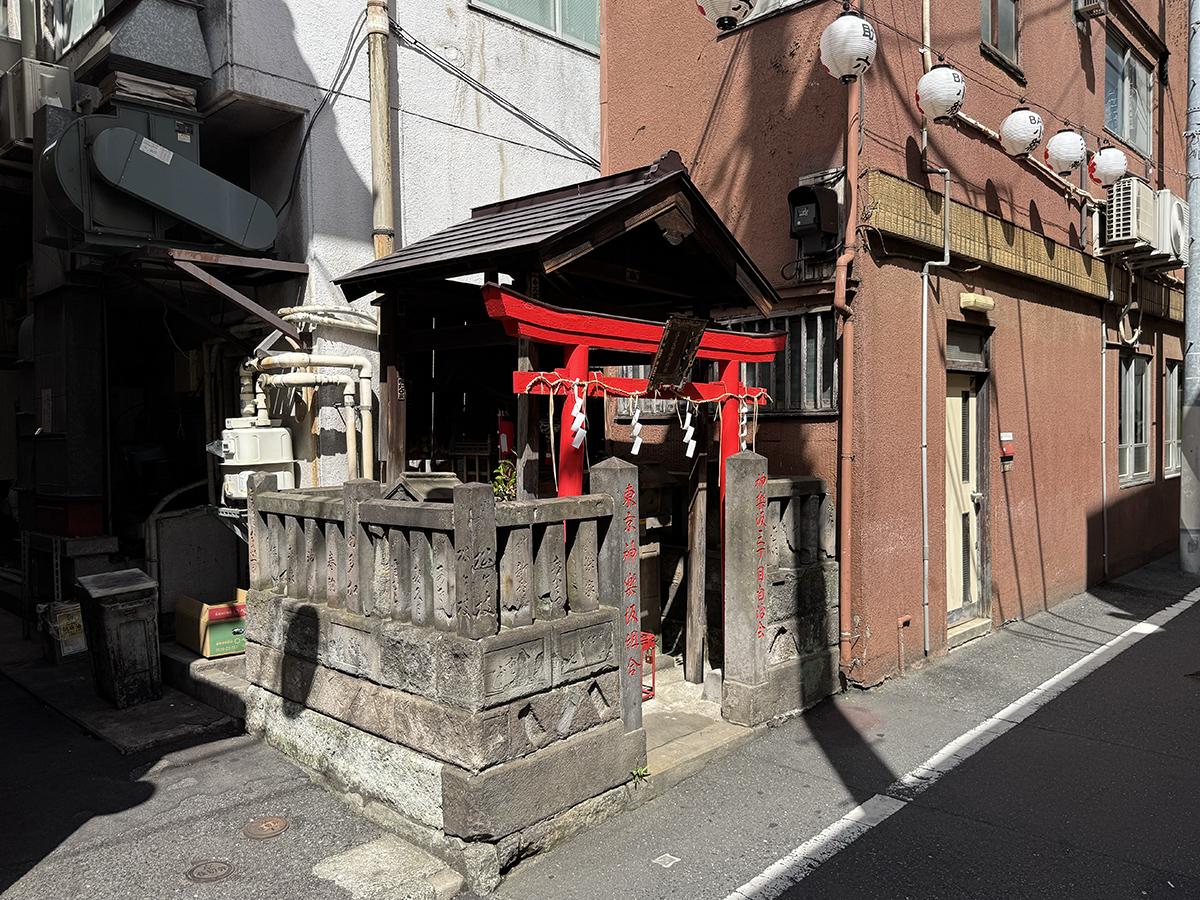 伏見火防稲荷神社(新宿区神楽坂)