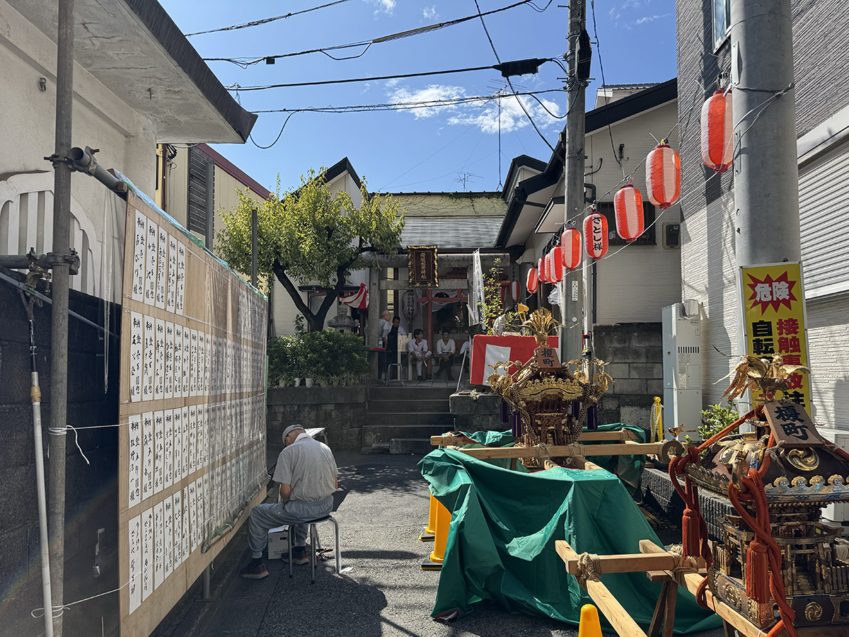 両社稲荷神社（新宿区榎町）