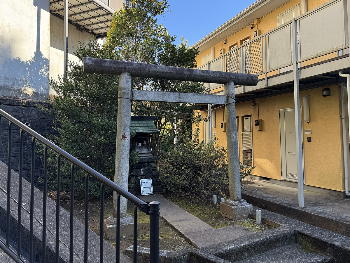 稲荷社（横浜市泉区緑園5）