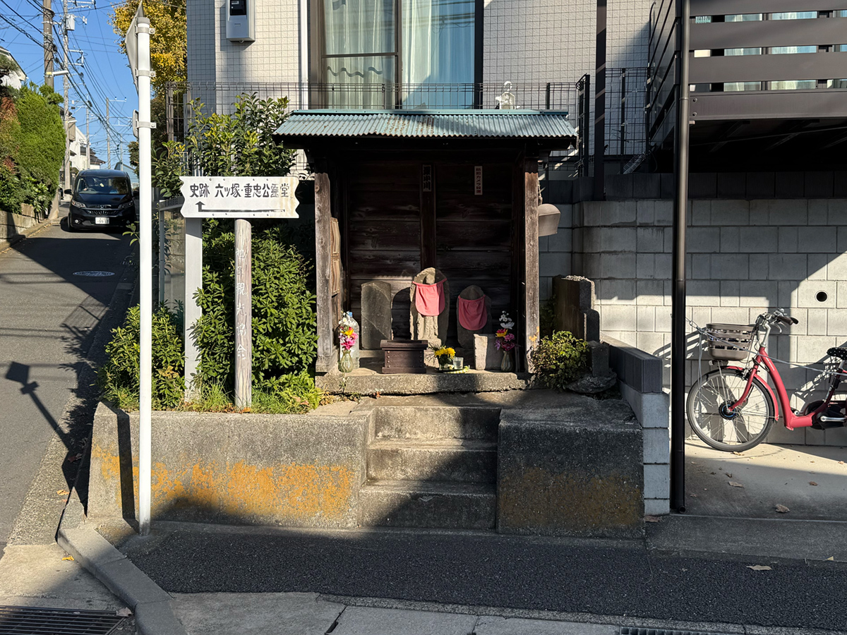鶴ヶ峰石像群（横浜市旭区鶴ケ峰本町）