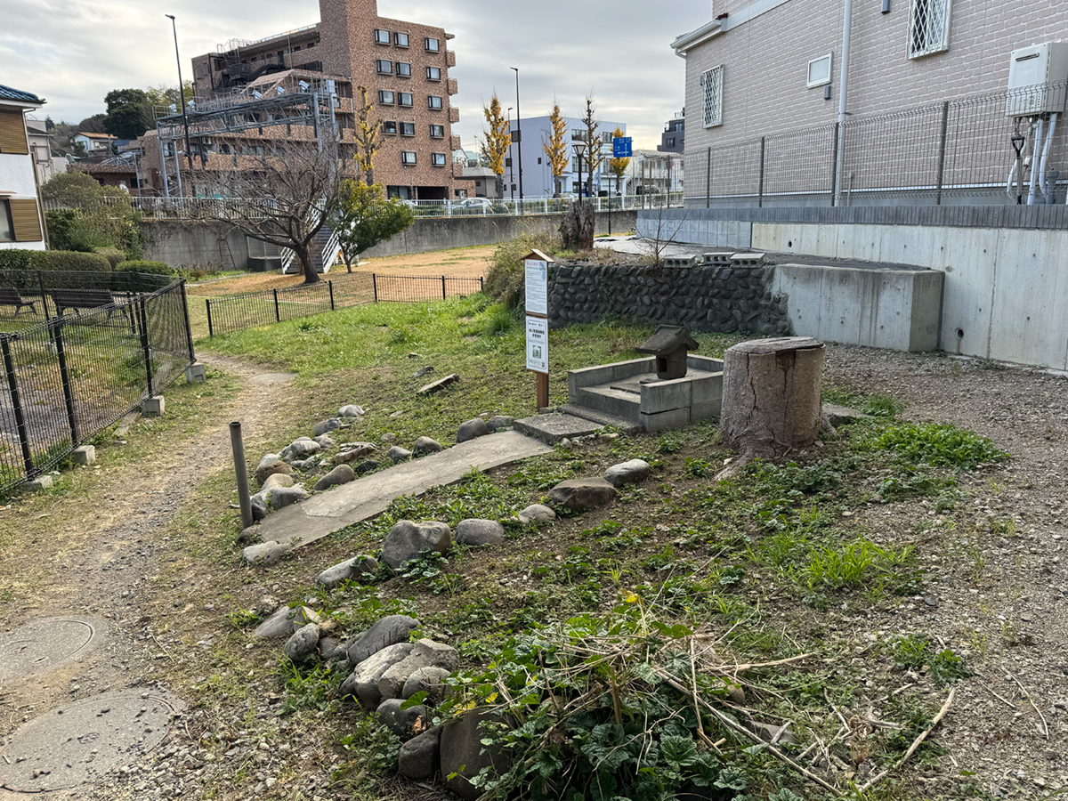 金山大権現（多摩市関戸）